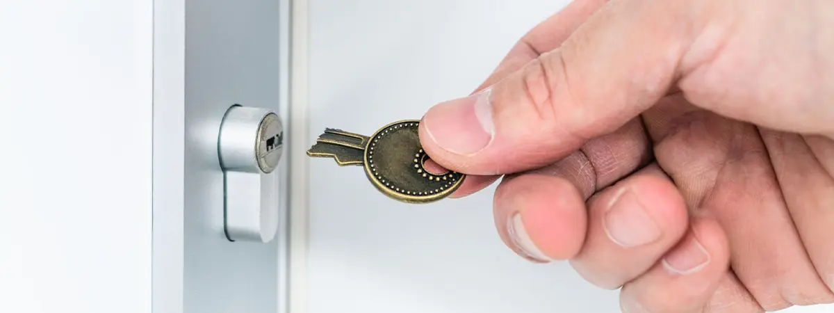 Clé cassée dans la serrure : que faire et quand appeler un serrurier ?